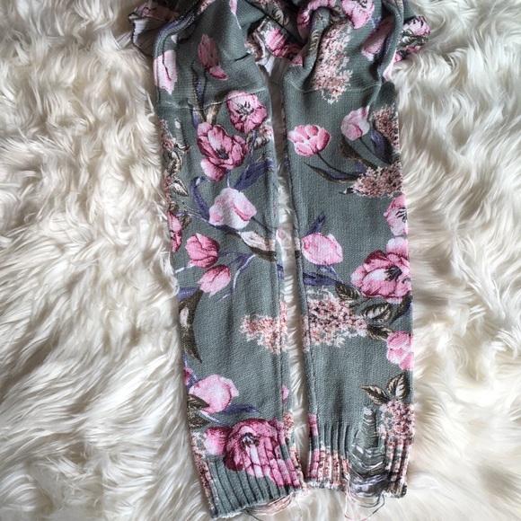 Show Me Your Mumu Cropped Varsity Sweater - in Primavera Floral Knit - Picture 12 of 16